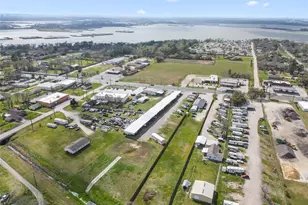 621 S Main St, Highlands, TX 77562 - Photo 5