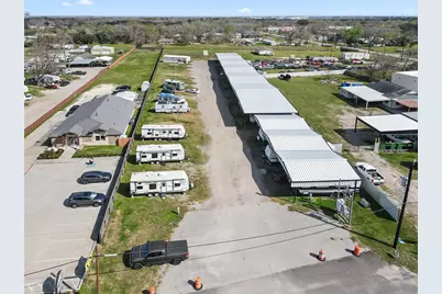 621 S Main Street, Highlands, TX 77562 - Photo 7