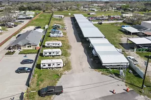 621 S Main St, Highlands, TX 77562 - Photo 7