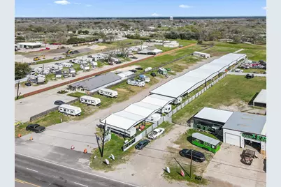 621 S Main Street, Highlands, TX 77562 - Photo 3