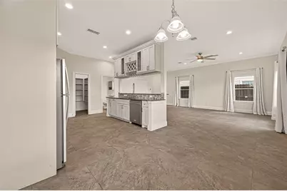 2209 Silverbonnet Street, Houston, TX 77055 - Photo 13