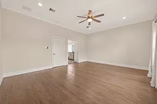 2209 Silverbonnet St, Houston, TX 77055 - Photo 35