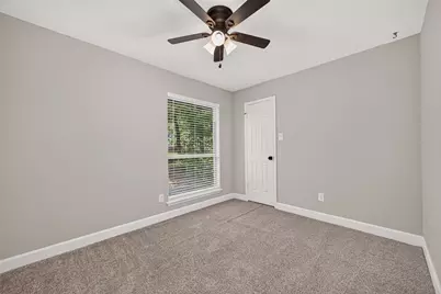 8 N Brook Pebble Court, The Woodlands, TX 77380 - Photo 25
