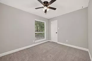 8 N Brook Pebble Ct, The Woodlands, TX 77380 - Photo 25