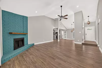 8 N Brook Pebble Court, The Woodlands, TX 77380 - Photo 21