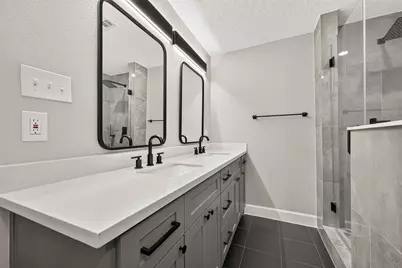 8 N Brook Pebble Court, The Woodlands, TX 77380 - Photo 33