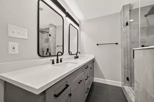 8 N Brook Pebble Ct, The Woodlands, TX 77380 - Photo 33