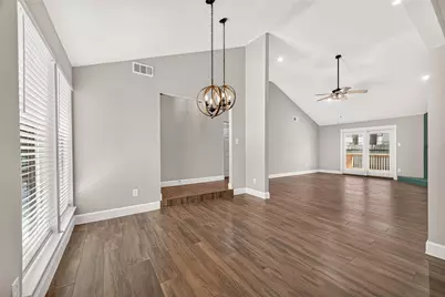 8 N Brook Pebble Court, The Woodlands, TX 77380 - Photo 17