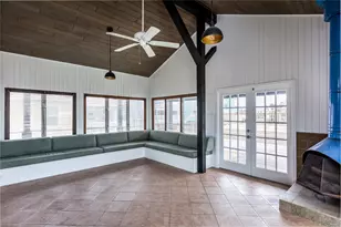 4907 Jolly Roger Rd, Jamaica Beach, TX 77554 - Photo 11