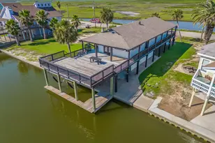4907 Jolly Roger Rd, Jamaica Beach, TX 77554 - Photo 1