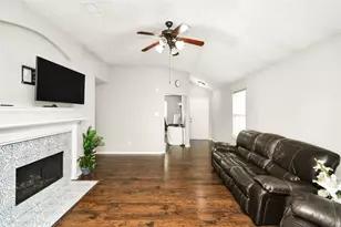 2319 Blue Reef Dr, Katy, TX 77449 - Photo 9