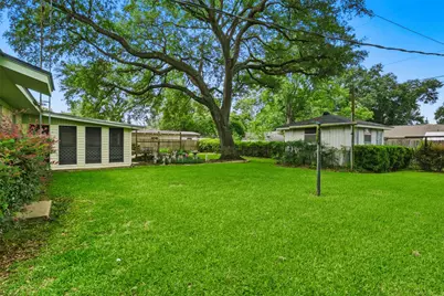 1335 Kathy Avenue, Sealy, TX 77474 - Photo 43