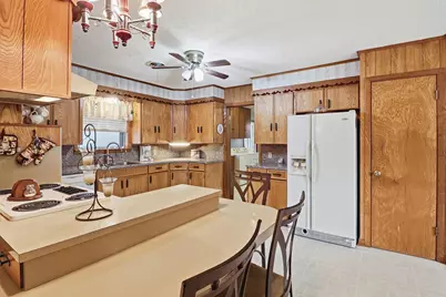 1335 Kathy Avenue, Sealy, TX 77474 - Photo 13