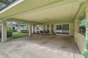 1335 Kathy Ave, Sealy, TX 77474 - Photo 3