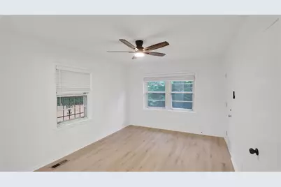 3016 Loganwood Drive, Dallas, TX 75227 - Photo 11
