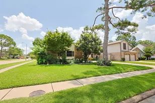 8638 Lake Crystal Dr, Houston, TX 77095 - Photo 3