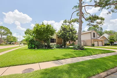 8638 Lake Crystal Drive, Houston, TX 77095 - Photo 3