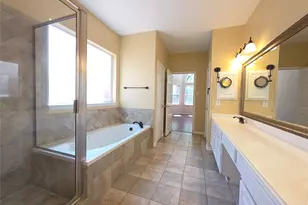 19 Vista Mill Pl, The Woodlands, TX 77382 - Photo 11