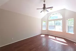 19 Vista Mill Pl, The Woodlands, TX 77382 - Photo 9