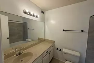8048 Sands Point Dr, Houston, TX 77036 - Photo 9