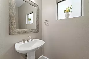 808 Paige St, Houston, TX 77003 - Photo 9