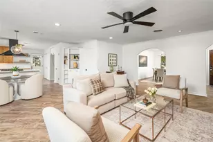 10519 Londonderry Dr, Houston, TX 77043 - Photo 9
