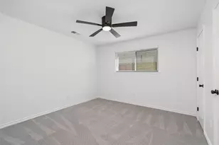 10519 Londonderry Dr, Houston, TX 77043 - Photo 15