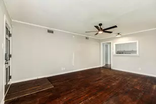 219 Camellia St, Lake Jackson, TX 77566 - Photo 9