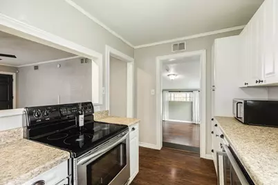 219 Camellia Street, Lake Jackson, TX 77566 - Photo 13