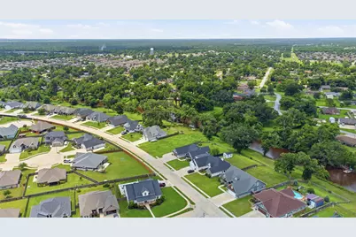 208 Creekside Lane, Lake Jackson, TX 77566 - Photo 13