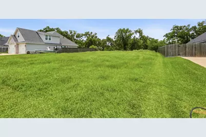 208 Creekside Lane, Lake Jackson, TX 77566 - Photo 17