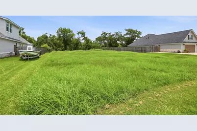 208 Creekside Lane, Lake Jackson, TX 77566 - Photo 19