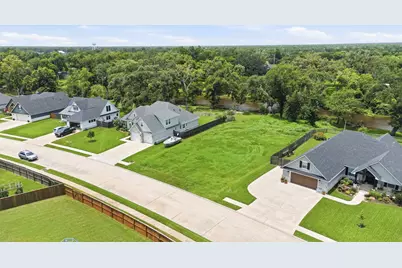 208 Creekside Lane, Lake Jackson, TX 77566 - Photo 1