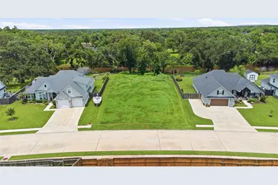 208 Creekside Lane, Lake Jackson, TX 77566 - Photo 3