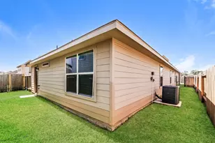 2443 Gibbs Bend Ct, Houston, TX 77073 - Photo 3