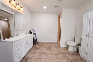 911 Depot St, El Campo, TX 77437 - Photo 19