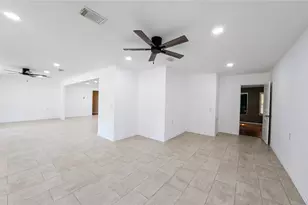 911 Depot St, El Campo, TX 77437 - Photo 9