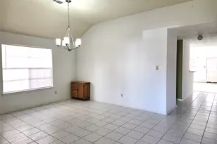 17006 Dusty Mill Dr E, Sugar Land, TX 77498 - Photo 5