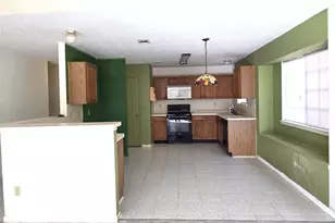 17006 Dusty Mill Dr E, Sugar Land, TX 77498 - Photo 11