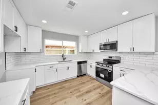 10502 White Fawn Dr, Houston, TX 77041 - Photo 11