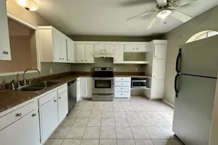 541 Longmeadow St, Beaumont, TX 77707 - Photo 7