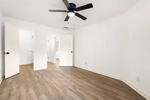 10633 Braes Bend Dr, Houston, TX 77071 - Photo 11