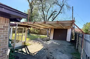 4523 Hemlock Dr, Baytown, TX 77521 - Photo 13