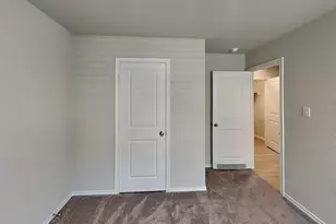 10622 Varmus Dr, Converse, TX 78109 - Photo 9