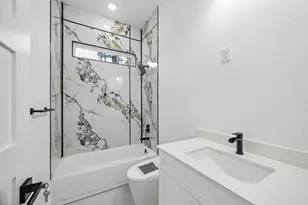 2405 W Greenbriar Dr, Huntsville, TX 77340 - Photo 19