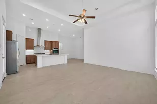 13613 Windward Mist Dr, Texas City, TX 77568 - Photo 7