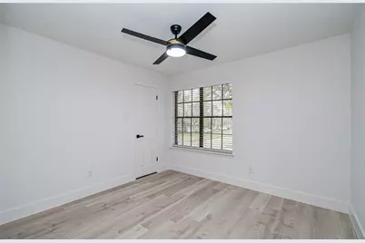 2211 S Mission Circle, Friendswood, TX 77546 - Photo 33