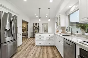 2526 Stephens Grant Dr, Sugar Land, TX 77479 - Photo 9