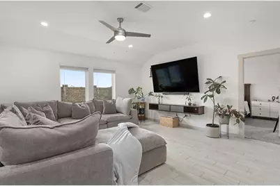13517 Bonita Island Way, Texas City, TX 77568 - Photo 9