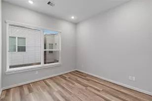 604 Thornton Oaks Ln, Houston, TX 77018 - Photo 11